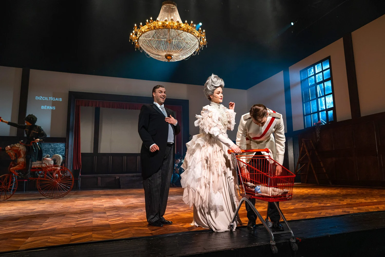 The Caucasian Chalk Circle — image 3
